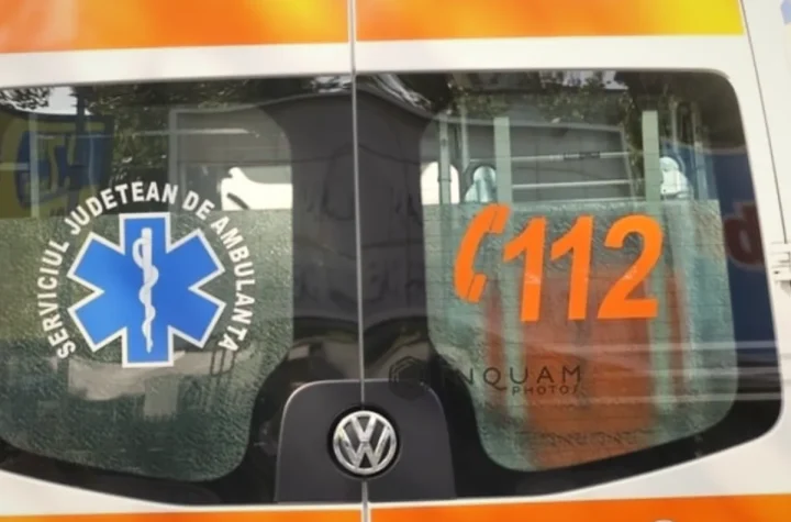 Autocar, ambulanță și mașină în accident la Brașov - ce s-a întâmplat cu femeia însărcinată?