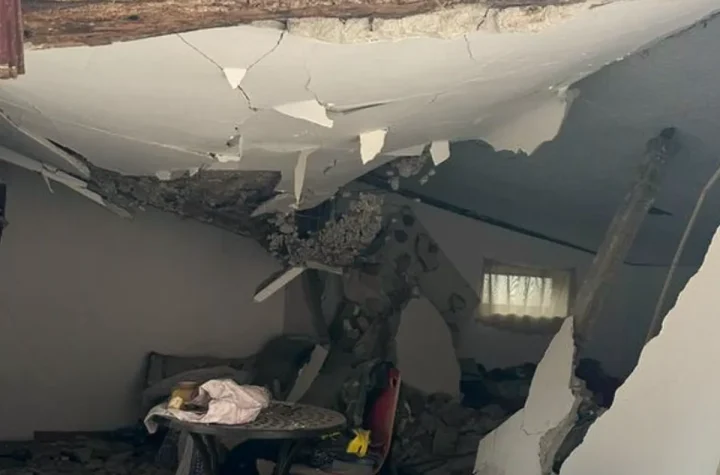 Explozie în Prahova: casă afectată, bărbat rănit cu arsuri