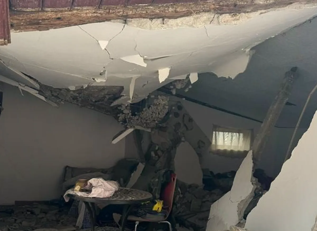 Explozie în Prahova: casă afectată, bărbat rănit cu arsuri