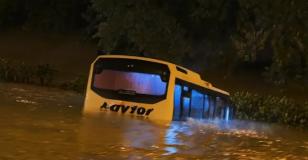 Inundații devastatoare în Istanbul, ploaie cea mai mare din 1985
