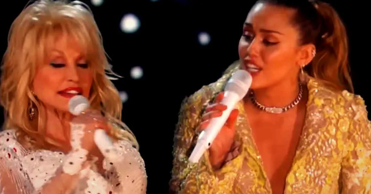 Miley Cyrus a văzut-o pe Dolly Parton în timpul unui concert