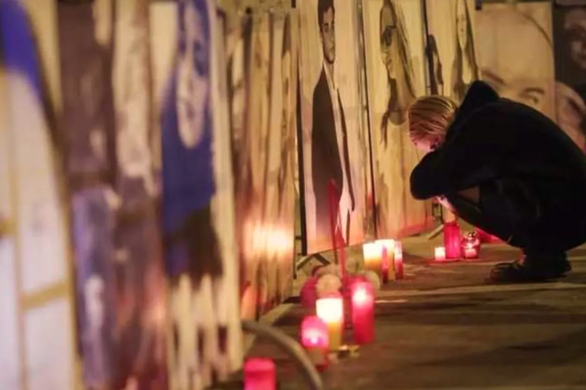 Nicuşor Dan depune flori la Colectiv, 11 ani după tragedia cu 65 de morți