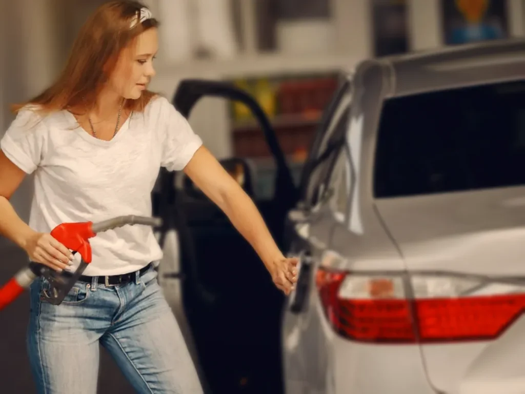 România intră în iarnă cu motorină scumpă și rezerve insuficiente
