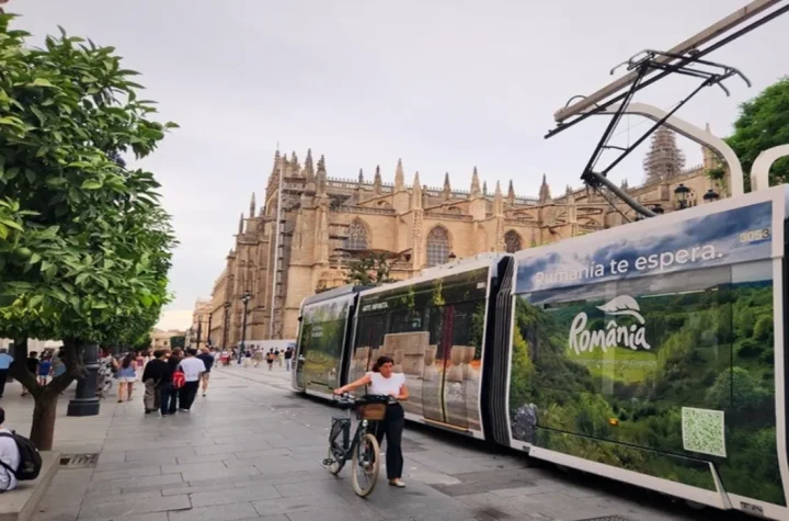 România, promovată în centrul Sevillei cu un tramvai decorat