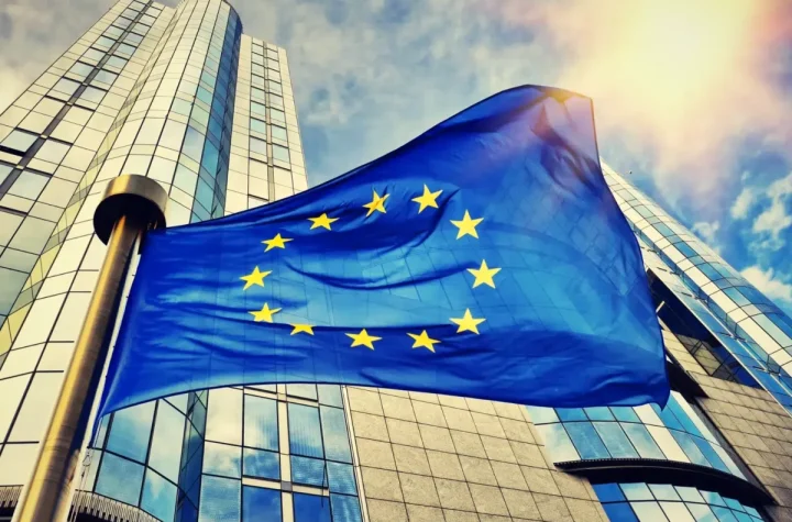 România, vizată de Comisia Europeană pentru întârzierea transpunerii Directivei UE privind combaterea spălării banilor