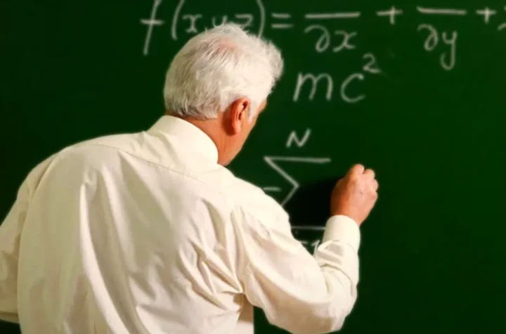 Tulcea: Profesori pensionari salvați școlile