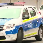 Un adolescent de 15 ani atacă colegi în liceu cu o macetă