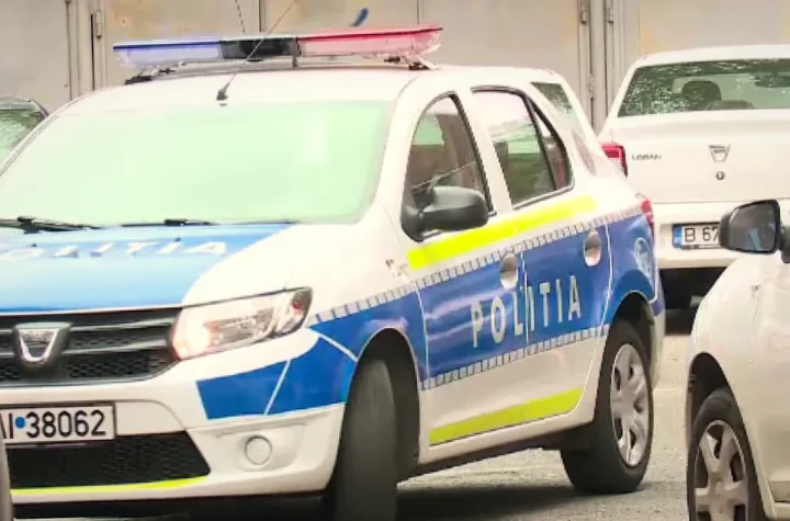 Un adolescent de 15 ani atacă colegi în liceu cu o macetă