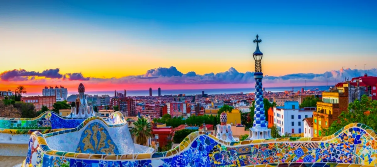 Vacanță în Barcelona la prețuri mici? Descoperă cum e posibil!