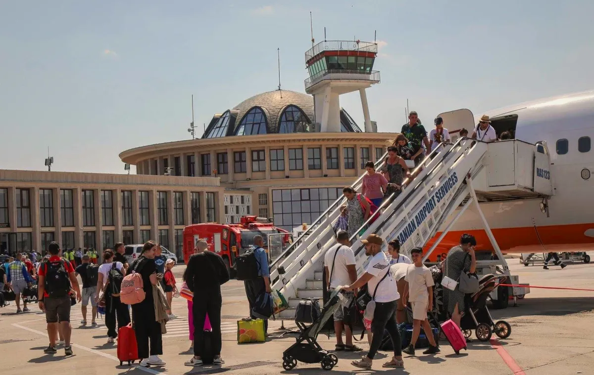 Vacanțele românilor în 2026: early booking în creștere, last-minute în scădere